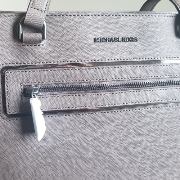 Michael Kors - Picture 2 of 8